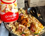 A picture of step 4 of Sundried tomato pesto and pasta salad.