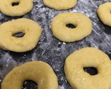 Foto langkah ke 6 dari resep DONAT MENUL-MENUL ANTI GAGAL.