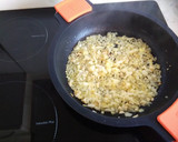 Foto del paso 2 de la receta: Cocochas en salsa verde
