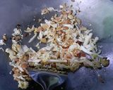Foto langkah ke 5 dari resep Menu Utama : Kwetiau Goreng Sederhana.