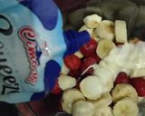 Foto langkah ke 2 dari resep Es cream smoothies.