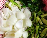 Hình bước làm 1 của món Bắp bò xào măng tây