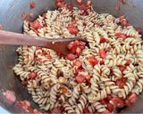 Foto del paso 3 de la receta: Fideos con tomate fresco