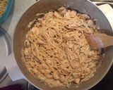 Foto del paso 8 de la receta: Pasta larga con Camarones y Pollo a la crema
