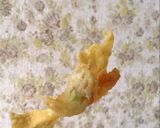Foto langkah ke 10 dari resep Pangsit goreng isi ayam + cara bikin kulit pangsit.