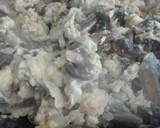 Foto del paso 2 de la receta: Huevo con champiñones y queso
