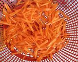 Foto langkah ke 2 dari resep Bihun goreng wortel.