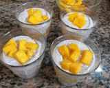 Foto langkah ke 5 dari resep Mango Yogurt Chia Seed Pudding.