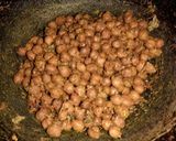 A picture of step 5 of Kala chana.
