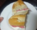Foto del paso 1 de la receta Bocadillo de queso tierno y salami
