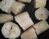 Gambar langkah 2 resipi Ubi Kayu Goreng Berempah.