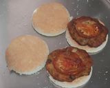 A picture of step 5 of Chicken chapli kabab sandwich.