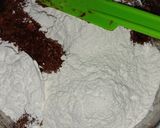 Foto langkah ke 3 dari resep Pisang balut singkong coklat.