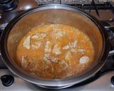 Foto del passaggio 4 della ricetta Spezzatino di vitello con patate