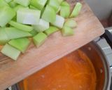Foto langkah ke 5 dari resep Sayur Asam Merah Daun Melinjo.