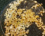 Foto del paso 4 de la receta: Pasta con langostinos