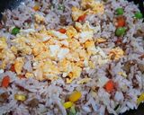 Foto langkah ke 3 dari resep Nasi Goreng Merah Putih.