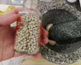 รูปขั้นตอนการทำที่ 2 ของ ข้าวต้มไก่ใส่ขิง