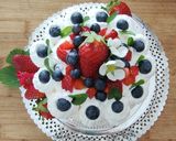 Foto del passaggio 8 della ricetta Meringata ai frutti misti