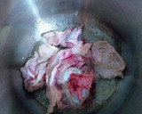 Foto del paso 2 de la receta: Cuello de cordero con pollo y champiñones