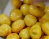 A picture of step 2 of Mughlai potatoes.