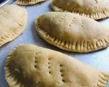 A picture of step 9 of Meatpies and Sour mayonnaise dip.