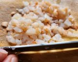 Foto del paso 1 de la receta: Timbal de salmón y camarones con salsa de camarones