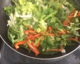 Foto del paso 2 de la receta: Fajitas de pechuga oriental