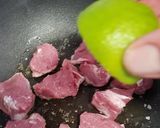 Foto del paso 1 de la receta: Medallones de cerdo ibérico con gorgonzola, alcachofas al vapor y puré de boniato