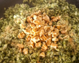 Foto del paso 5 de la receta: Risotto verde - espinacas, pollo, queso de cabra y nueces