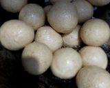 Foto langkah ke 5 dari resep Tahu Bulat.