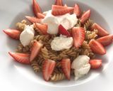 Foto del paso 5 de la receta: Macarrones con queso y fresas