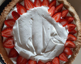 Foto del paso 5 de la receta: Tarta de frutillas y chantilly