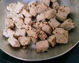 Foto langkah ke 2 dari resep Sambal Goreng Cecek Tempe Kacang Tolo.