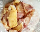 Hình bước làm 1 của món Gà rang mắm