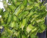 Foto langkah ke 3 dari resep Tumis kecipir bunga pepaya dan teri.