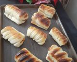 A picture of step 3 of Chicken bread rolls.