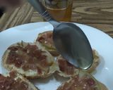 Foto del paso 8 de la receta: Crostinis de jamón serrano, pera y miel