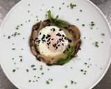 Foto del paso 1 de la receta: Huevo escalfado con hongos a la salsa velouté