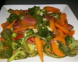 Foto langkah ke 3 dari resep Capcay Sayur Papsis (paprika sosis).