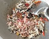 Foto langkah ke 4 dari resep Tumis Pindang Tongkol Kecombrang.