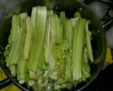Foto del paso 1 de la receta: Pencas de acelga gratinadas