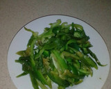 Foto del paso 3 de la receta: Papas con cebolla y chile morrón
