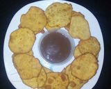 A picture of step 4 of Milky Cracker With Chocolate Sauce.