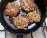 Foto del paso 4 de la receta: Hamburguesas de lentejas y porotos