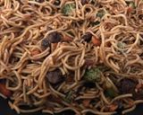 A picture of step 8 of Lo mein with Beef & Broccoli.