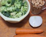 Foto del paso 1 de la receta: Sopa de brocoli con zanahoria y garbanzos