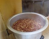 A picture of step 2 of Githeri ya njugu.