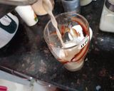 A picture of step 2 of Muskmelon chocolate milkshake.