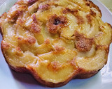 Foto del paso 3 de la receta: Torta húmeda de manzana invertida